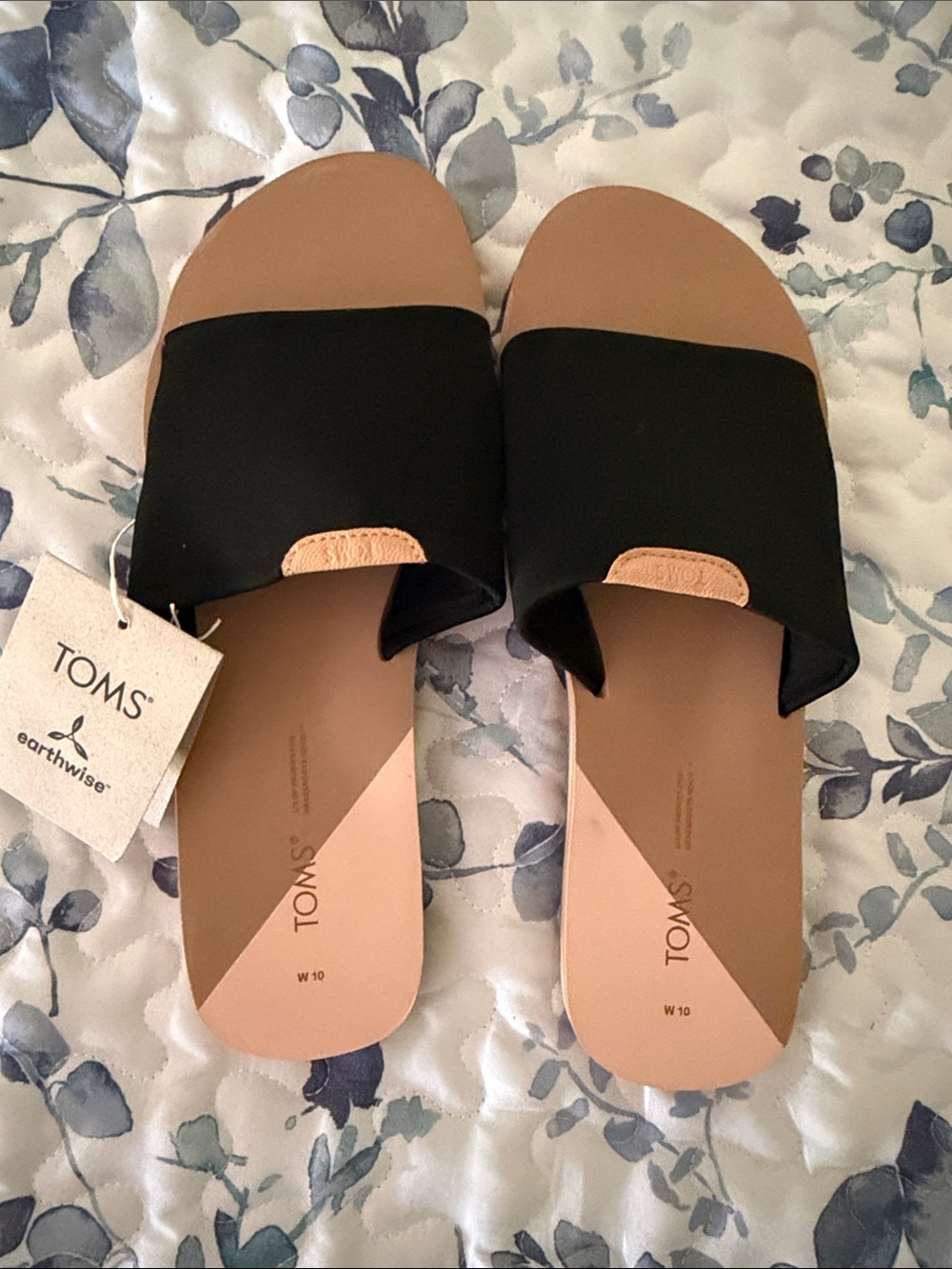 New TOMS Women's Black Slide Sandals. Size 10
